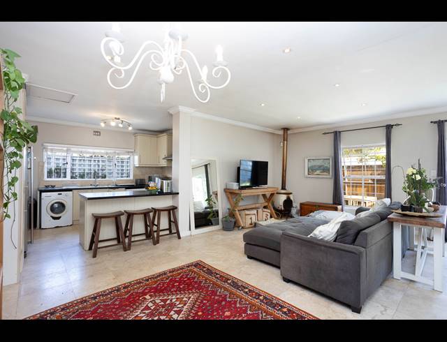 4 BEDROOM FREEHOLD FOR SALE IN RONDEBOSCH PARK ESTATE